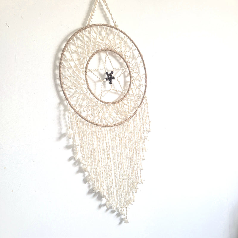 Handmade Shell Dreamcatcher Wall Hanging: A Boho-Chic Dream Guardian 🌙