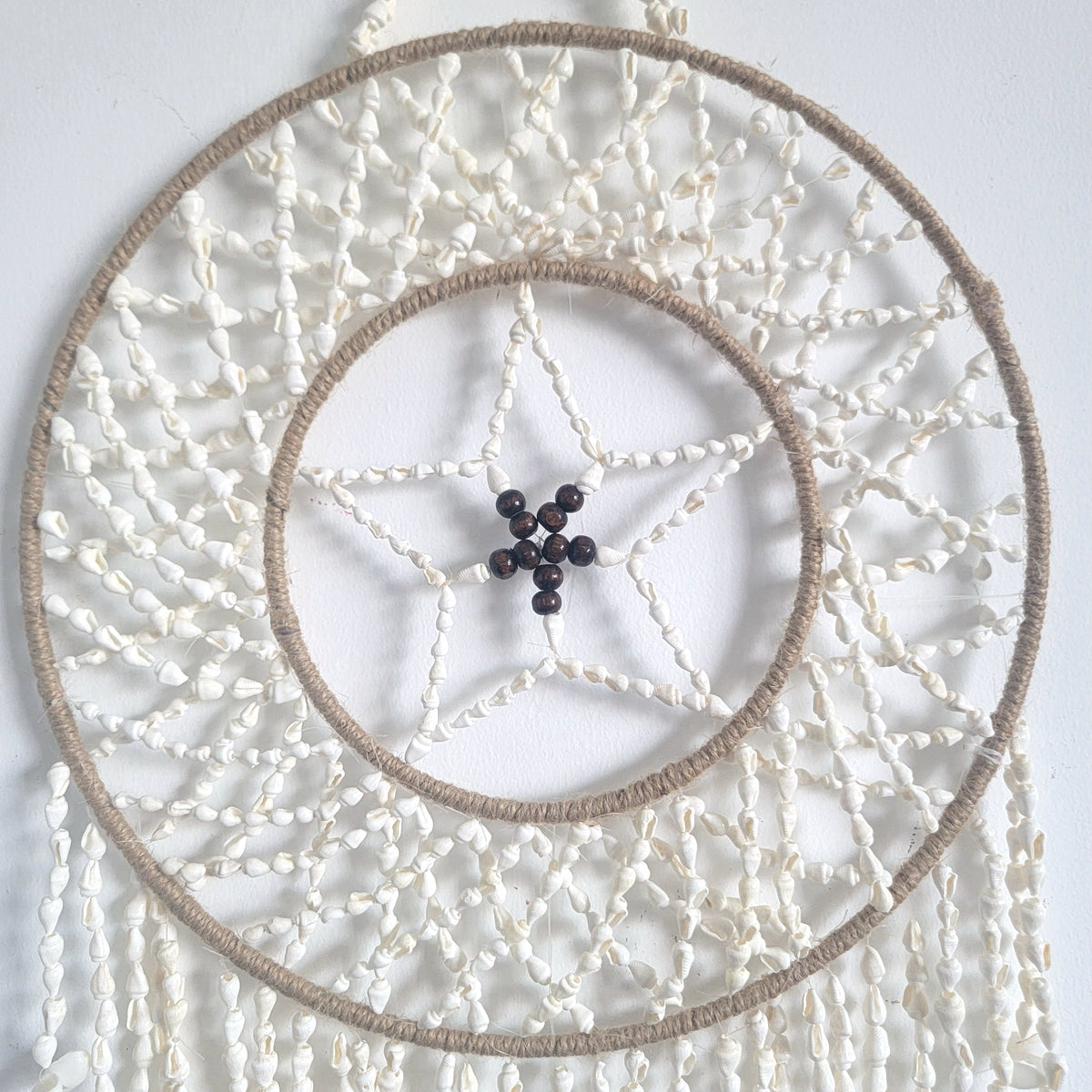 Handmade Shell Dreamcatcher Wall Hanging: A Boho-Chic Dream Guardian 🌙