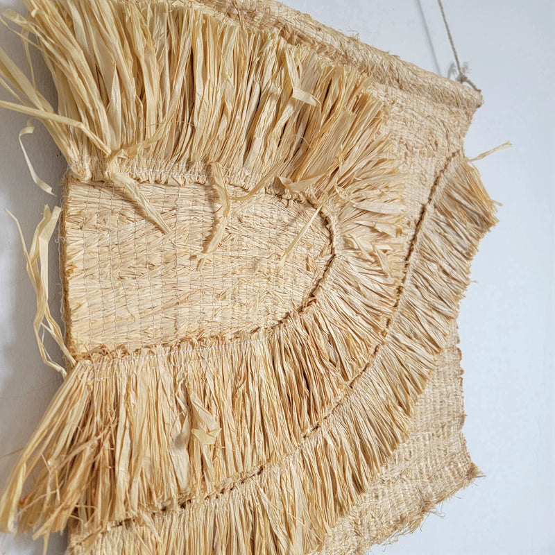 Hand - Woven Straw Wall Hanging: Boho - Chic Home Decor natural fiber raffia decoration wall decoration