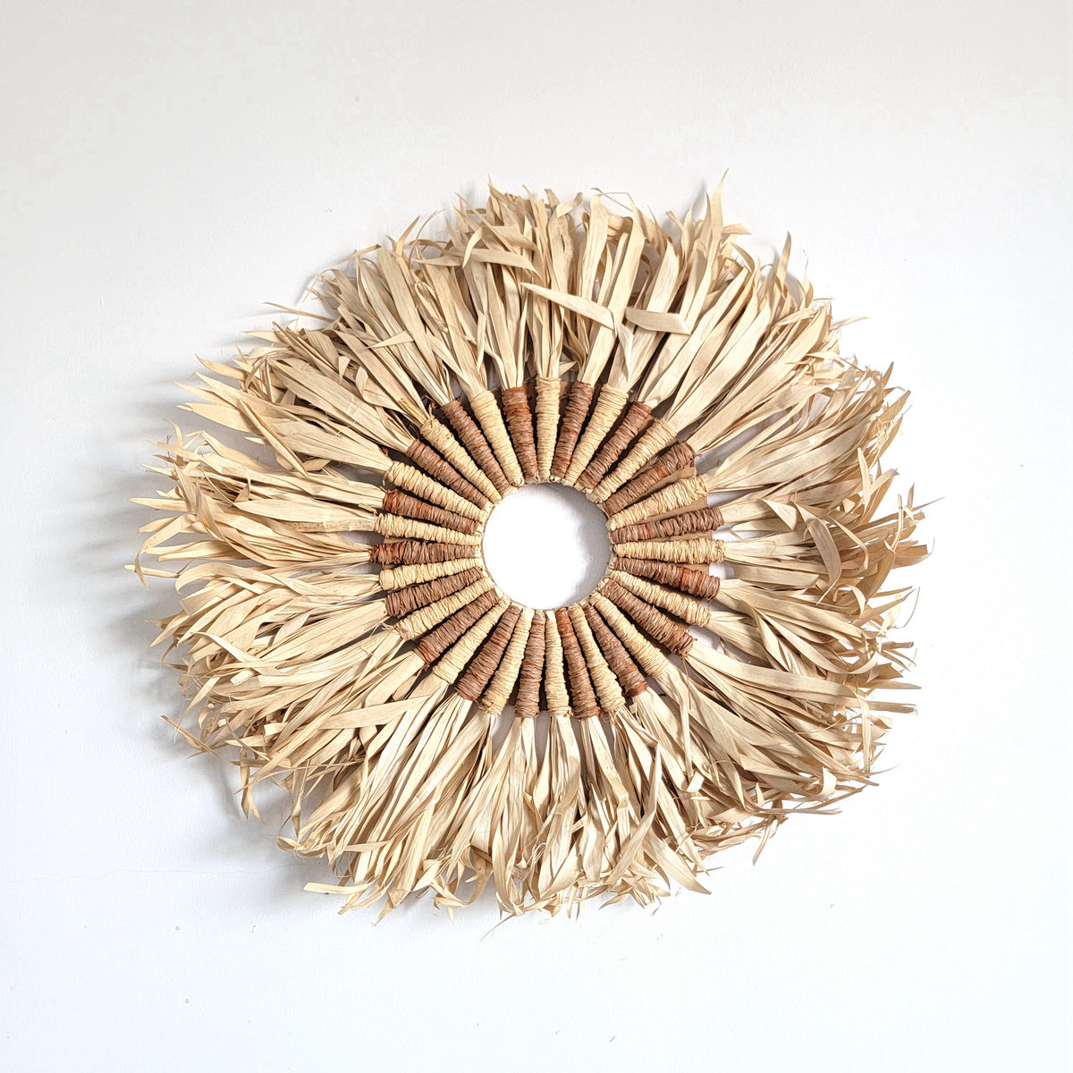 FREE SHIPPING NATURAL FIBER HANGER RAFFIA & PALM LEAF DRIED FLORIA LEAF D40CM WALL DECORATIONS HANDWORK