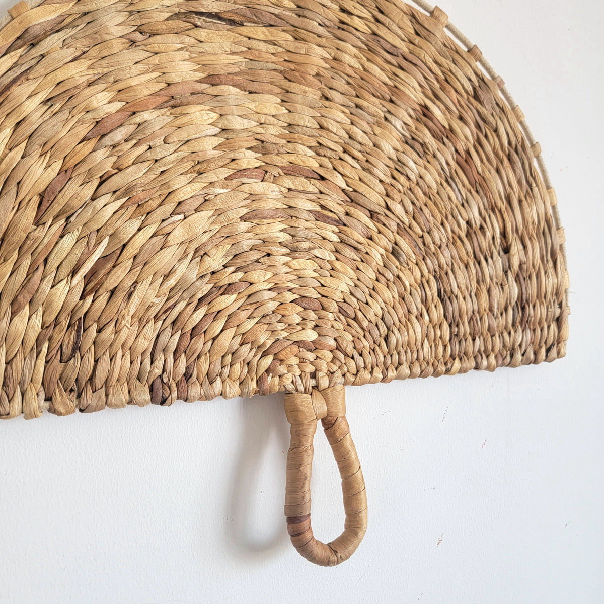 HOME DECOR-NATURAL FIBER -WALL DECORATIONS  water hyacinth grass Handwoven Rattan Fan Wall Decor: Bring Nature-Inspired Charm Home