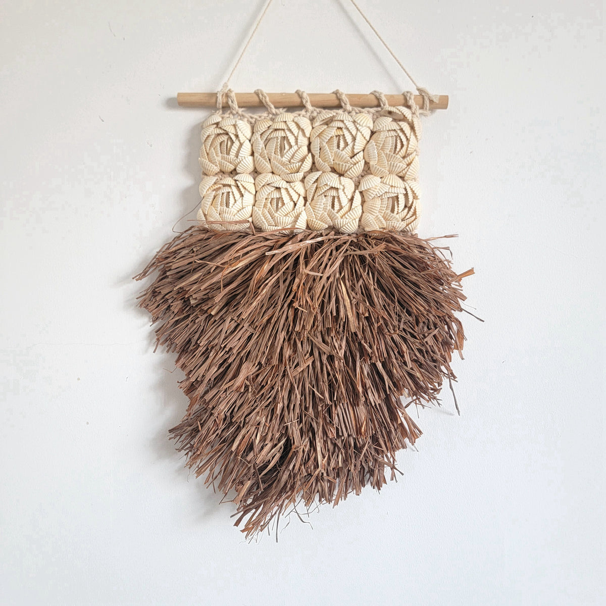 HOME DECOR-RAFFIA DECORATION-WALL DECORATION--RAFFIA AND SHELLS