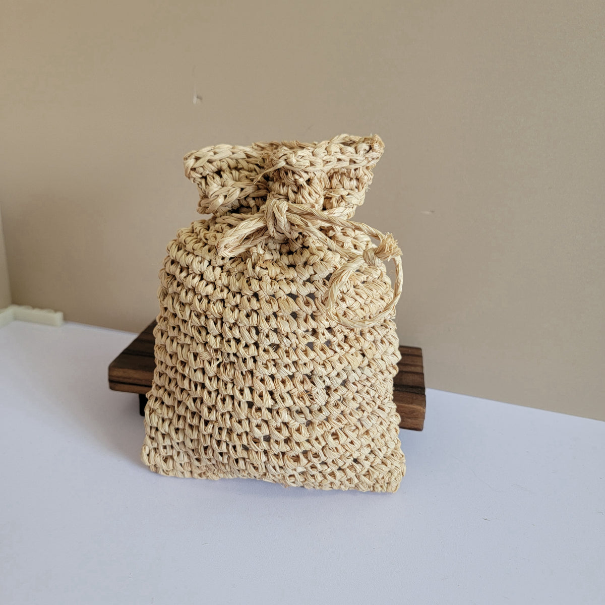 Handwoven Drawstring Storage Pouch  Natural Fiber Eco-Friendly Organizer Bag for Essentials & Jewelry RAFFIA-Drawstring Storage Bag