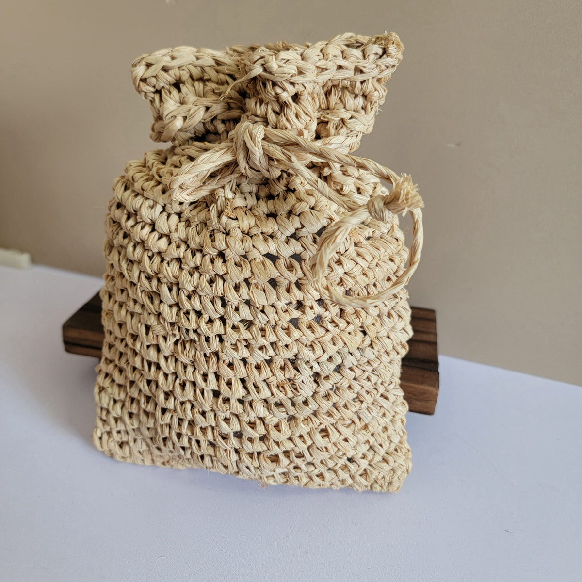 Handwoven Drawstring Storage Pouch  Natural Fiber Eco-Friendly Organizer Bag for Essentials & Jewelry RAFFIA-Drawstring Storage Bag