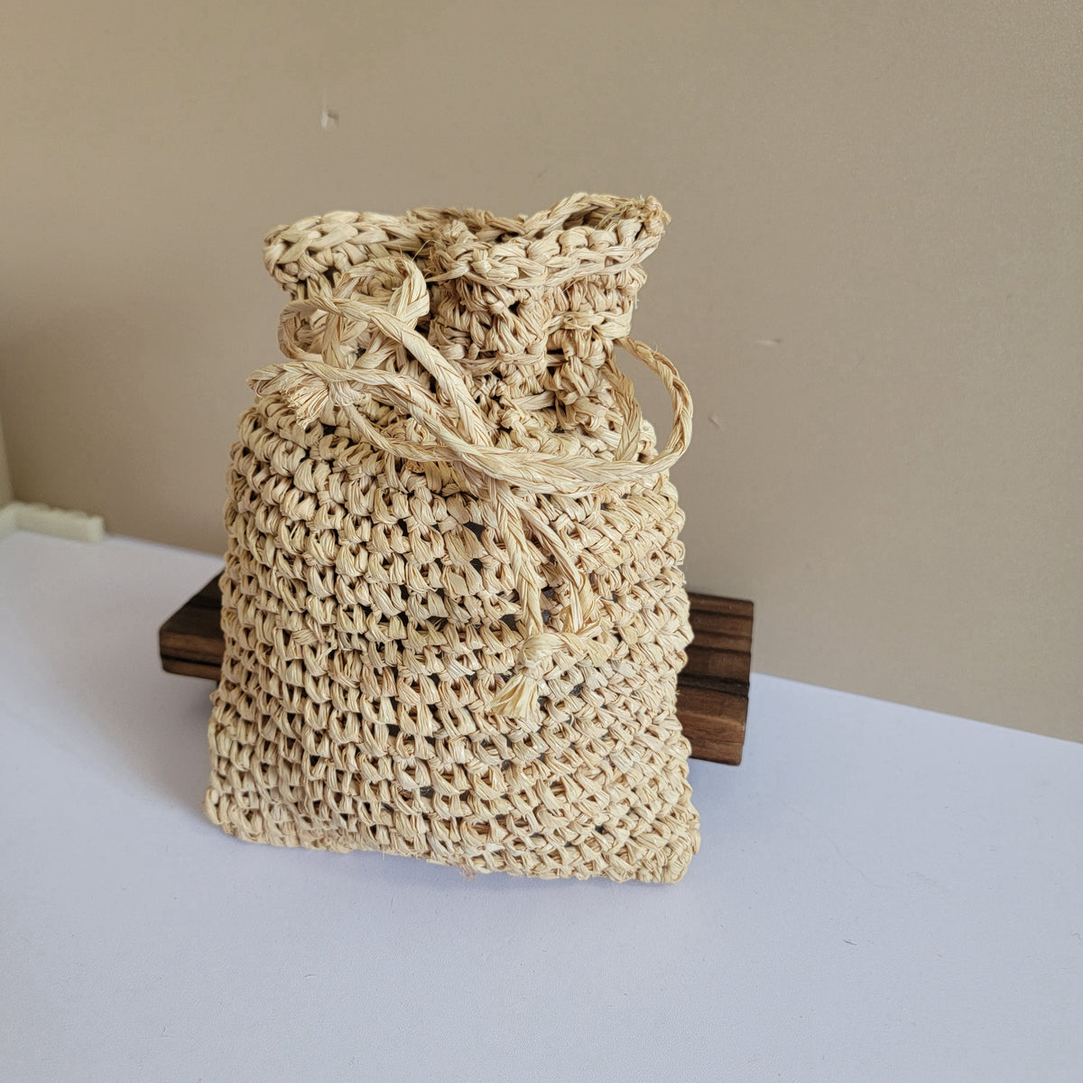 Handwoven Drawstring Storage Pouch  Natural Fiber Eco-Friendly Organizer Bag for Essentials & Jewelry RAFFIA-Drawstring Storage Bag