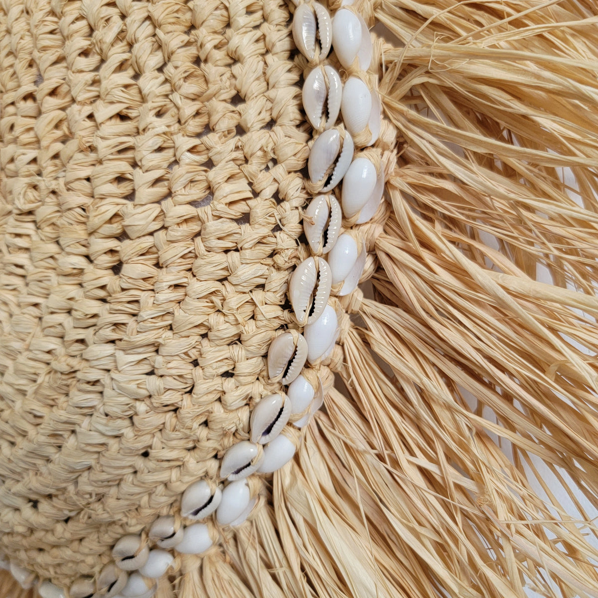 Natural Raffia Shell Wall Decor | Boho Round Wall Art with Cowrie Shells & Fringe for Coastal Homes