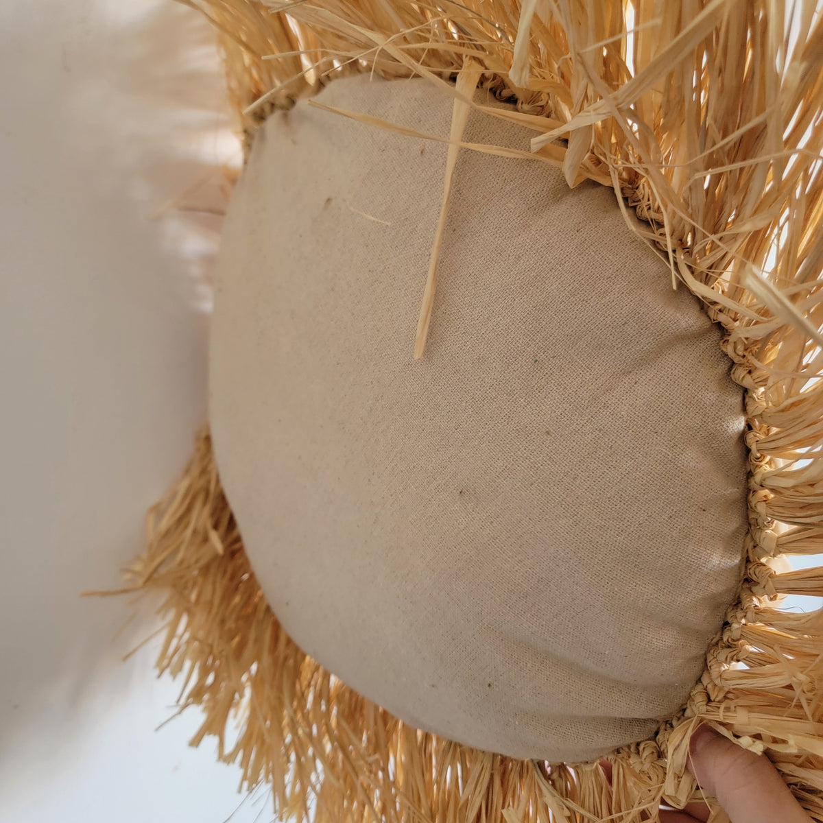 Natural Raffia Shell Wall Decor | Boho Round Wall Art with Cowrie Shells & Fringe for Coastal Homes