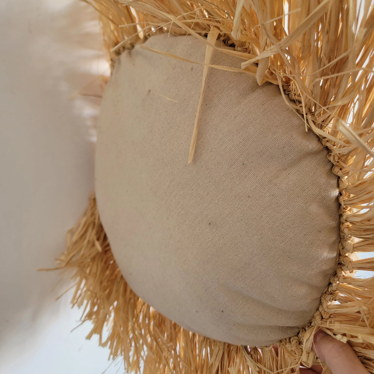 Natural Raffia Shell Wall Decor | Boho Round Wall Art with Cowrie Shells & Fringe for Coastal Homes