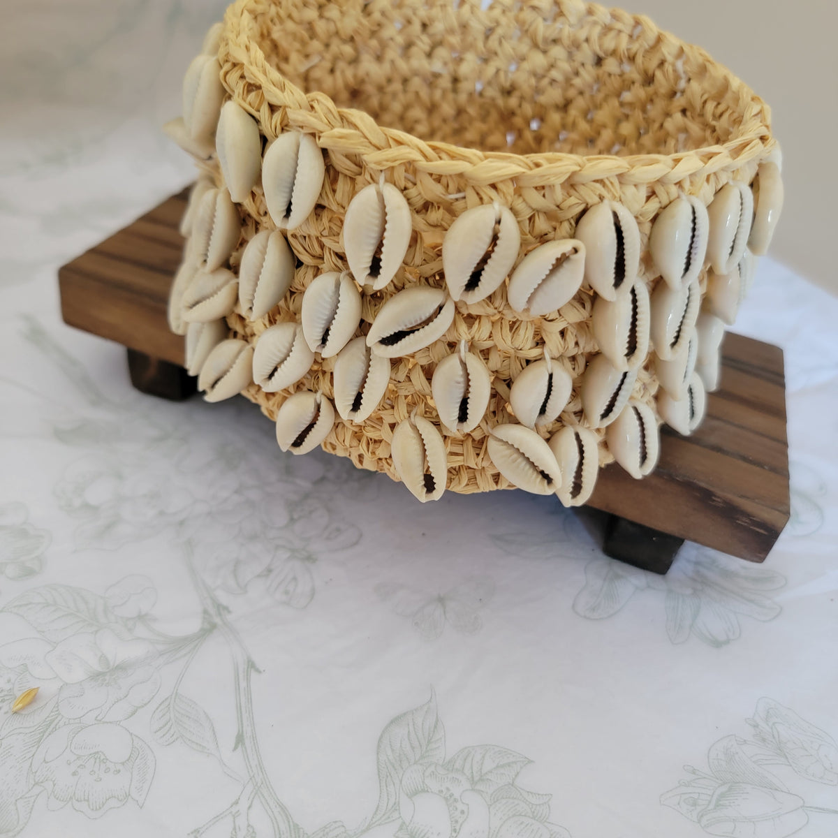 HANDWEAVING AND SHELLS with  CANDLE HOLDER WITH GRASS candle cup RAFFIA CROCHET