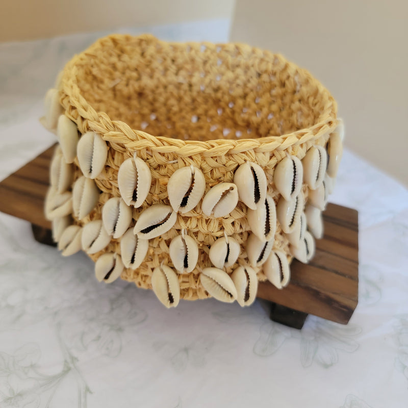 HANDWEAVING AND SHELLS with  CANDLE HOLDER WITH GRASS candle cup RAFFIA CROCHET
