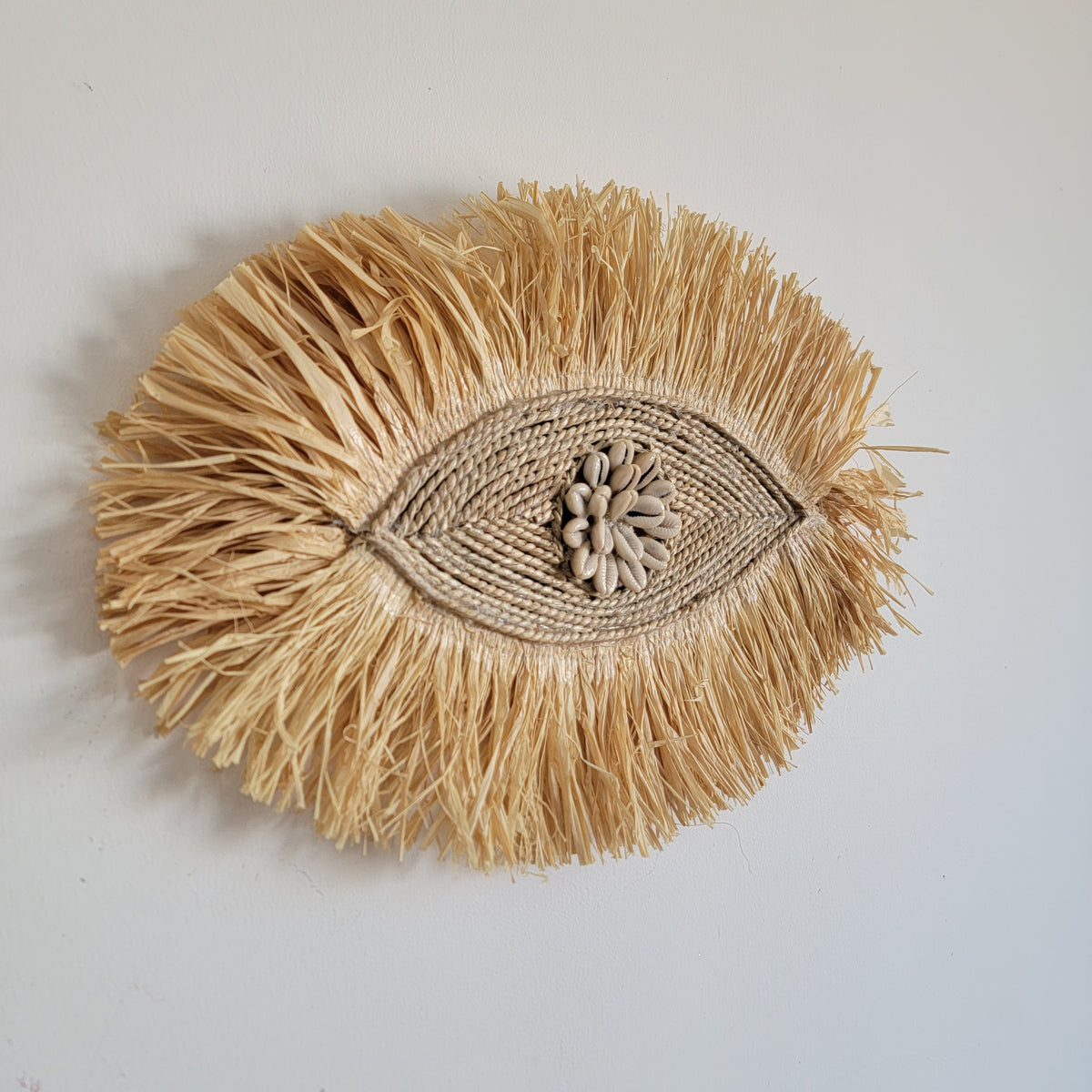 SHELL DECORATIONS-SEA SHELLS-ROOM DECORATION-BOHO HANGING-EYE SHAPE NATURAL FIBER