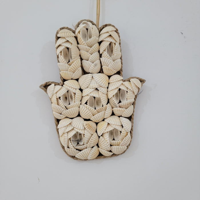 Handmade Seashell Hamsa Hand Wall Decor – Sacred Protective Symbol for Ramadan Blessings & Home Ambiance