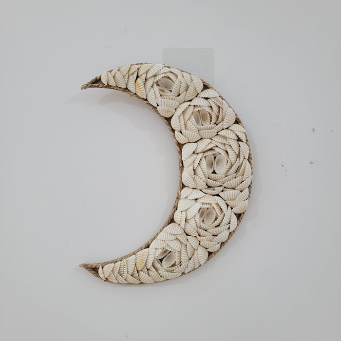 Ramadan Kareem Handmade Seashell Crescent Wall Decor – Sacred Coastal-Infused Accent for Your Holy Month Space