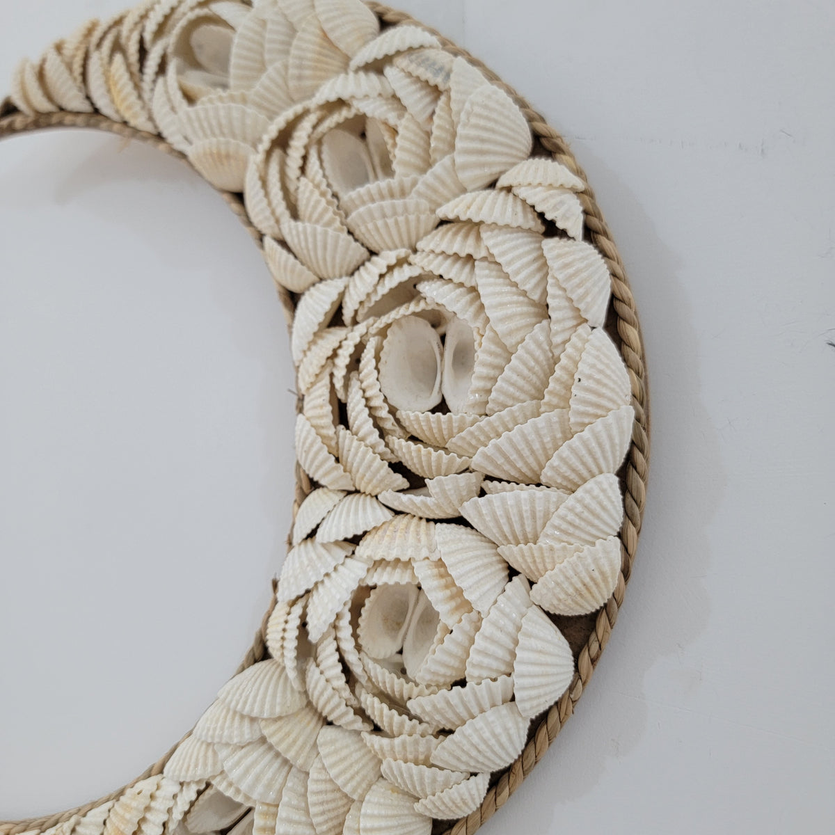 Ramadan Kareem Handmade Seashell Crescent Wall Decor – Sacred Coastal-Infused Accent for Your Holy Month Space