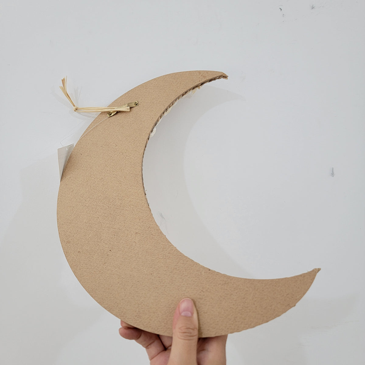 Ramadan Kareem Handmade Seashell Crescent Wall Decor – Sacred Coastal-Infused Accent for Your Holy Month Space