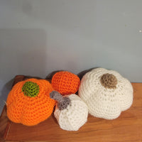 1set miniatures hand crocheted halloween pumpkin set with black box ghost decorative Item pumpkin design style halloween decorations