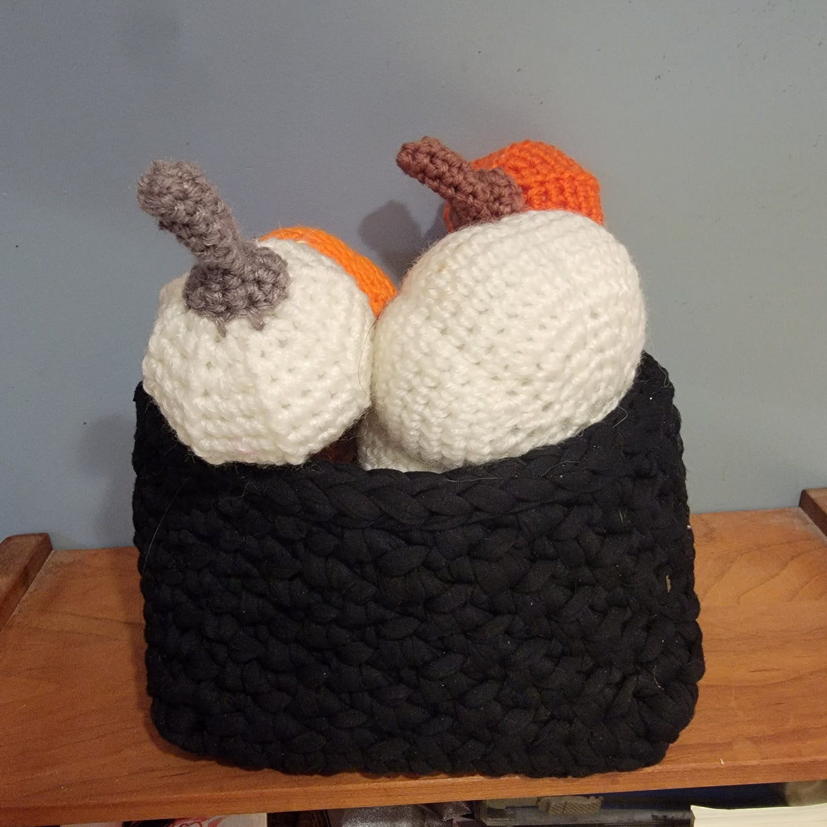 1set miniatures hand crocheted halloween pumpkin set with black box ghost decorative Item pumpkin design style halloween decorations