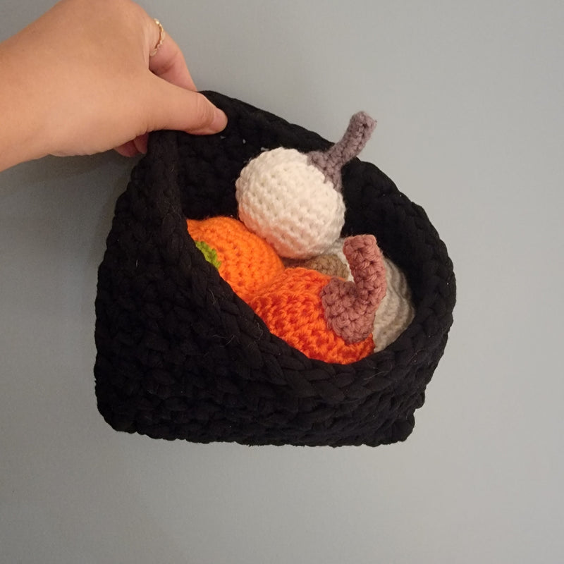 1set miniatures hand crocheted halloween pumpkin set with black box ghost decorative Item pumpkin design style halloween decorations
