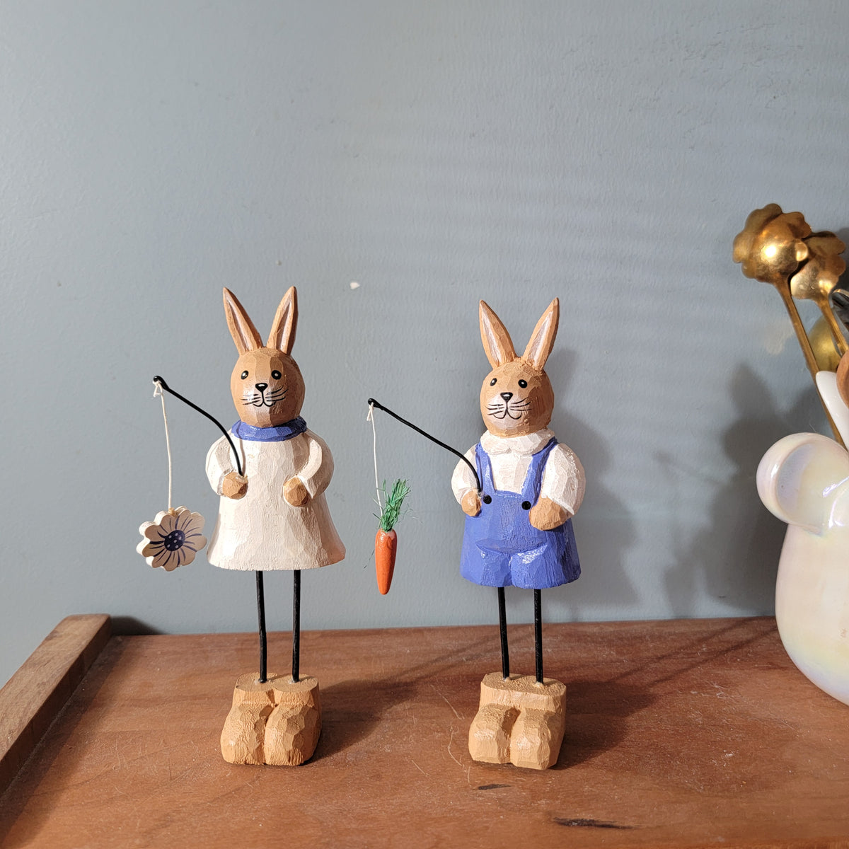 2designs 2sizes X1=4pcs/set Hand-Carved Easter Bunny Standing Decoration Carved Bunny Happy Easter Easter decoration