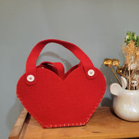 Cute Heart-Shaped Non-Woven Fabric Storage Handbag - Adorable Portable Organizer for Small Essentials