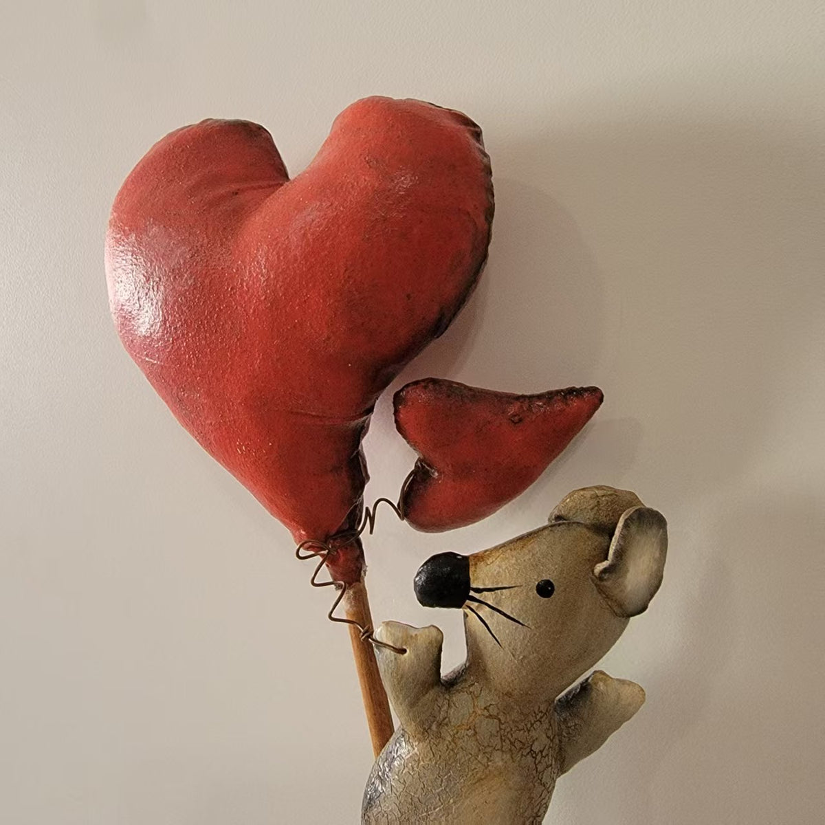 Valentine's Day hearts with mouse pick Valentine's Decoration Figurines Valentine's Day Decor