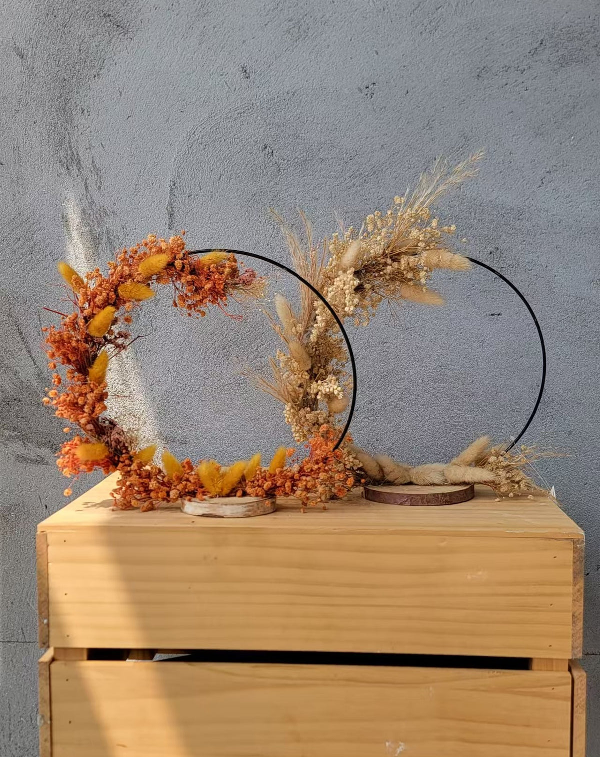 Handmade Dried Flower Hoop Table Centerpiece, Boho Bunny Tail Grass Floral Standing Wreath, Rustic Autumn Table Decor