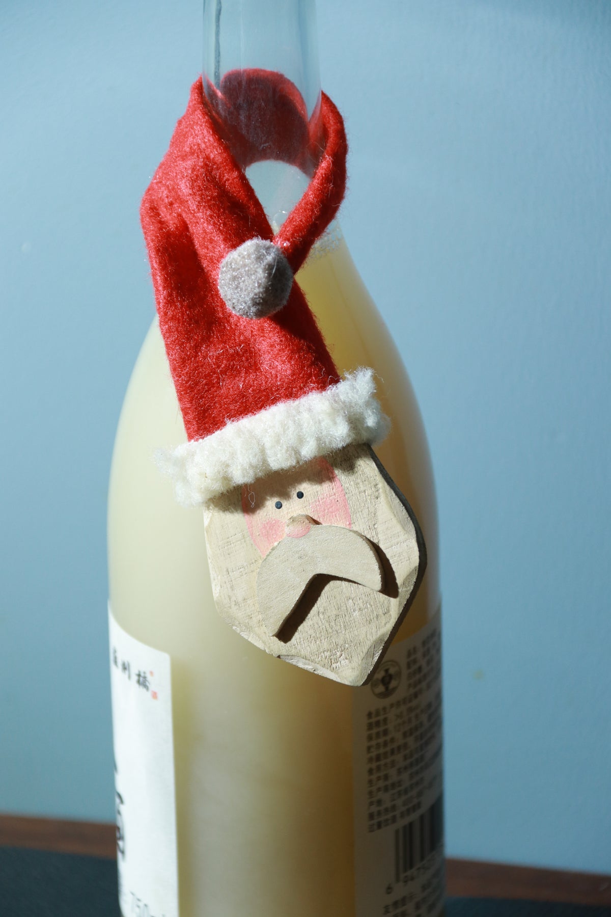 Rustic Santa Bottle Topper with Flexible Wire Hangable Christmas Decor for Bottles Gifts & More 2pcs/packet