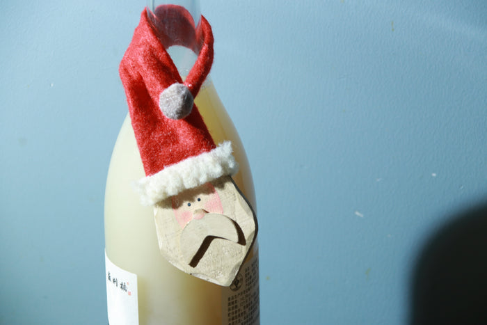 Rustic Santa Bottle Topper with Flexible Wire Hangable Christmas Decor for Bottles Gifts & More 2pcs/packet